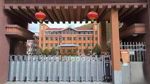 伸縮門(mén)案例